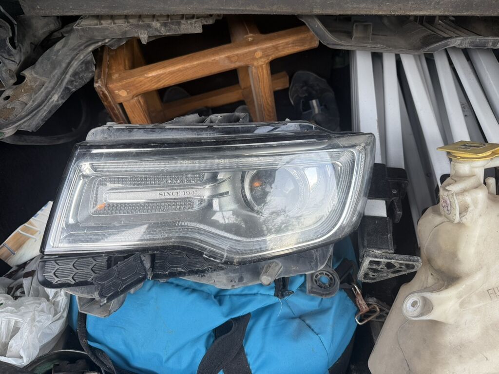 Məhsul: Jeep Grandchroke Ön faraları (LED gündüz işıqlı, projektorlu — Avtomobil işığı, Xırdalan (4)