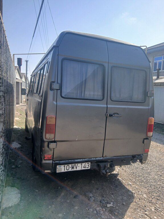 Mercedes 208 D, 2.3 L, 1995 il, 440 000 km 10-MV-143 — Avtomobillər, Masallı (4)