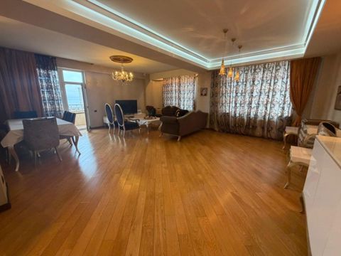 Satılır 4 otaqlı yeni tikili 188 m² — Bakı