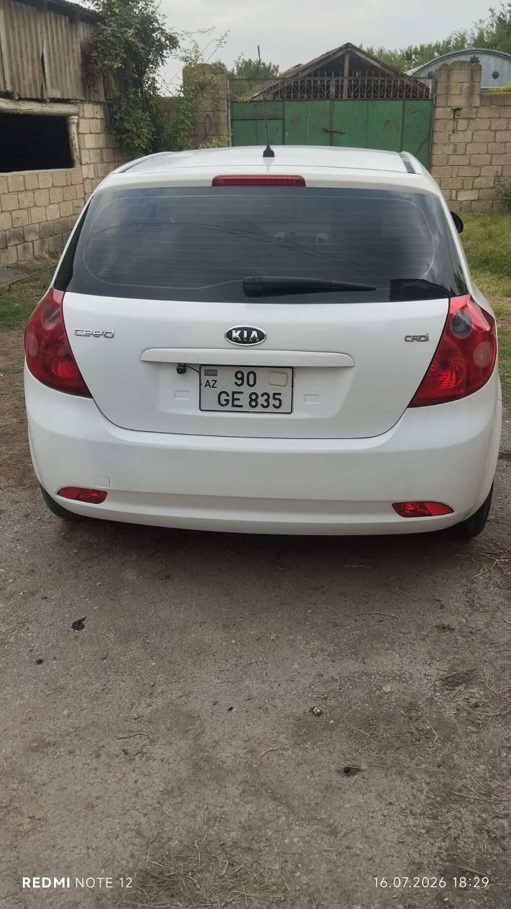 Kia Ceed CRDi hatchback - Korpus: 5 qapılı, ağ rəng, arxa şüşə — Avtomobillər, Bərdə (3)