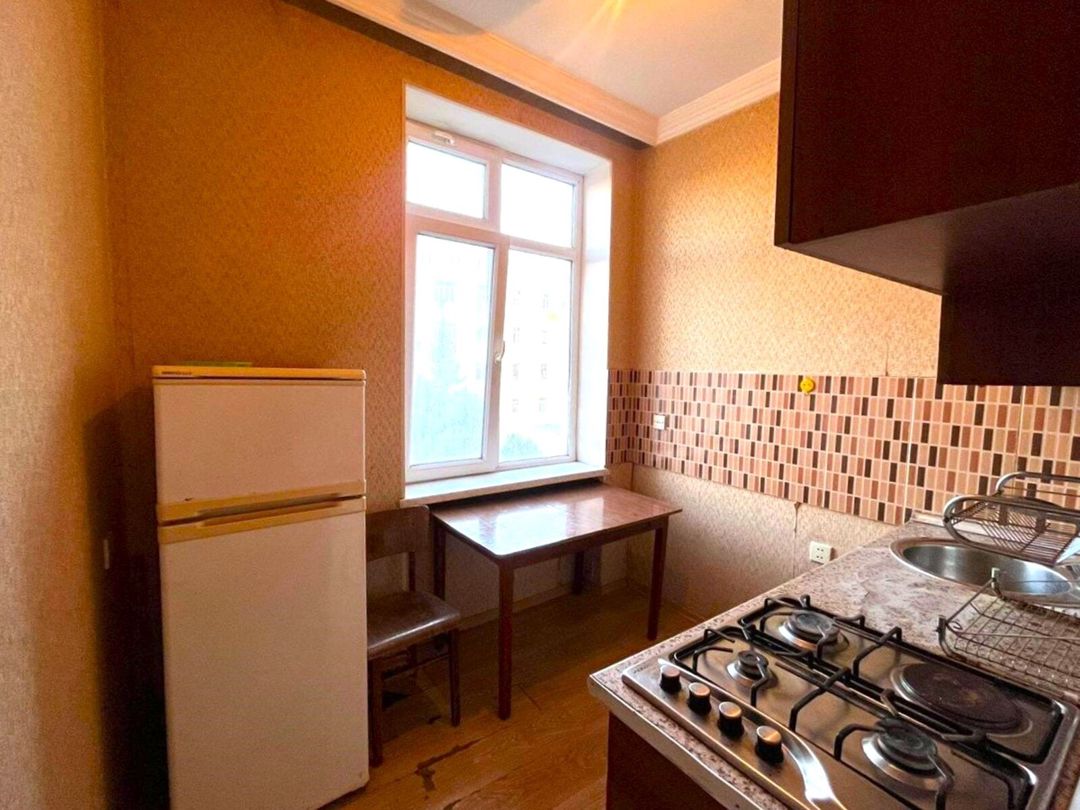 Satılır 1 otaqlı köhnə tikili 40 m² — Mənzil, Bakı (7)