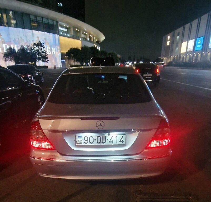 Mercedes E 220, 2.2 L, 2006 il, 364 000 km 90-OU-414 — Avtomobillər, Bakı (2)