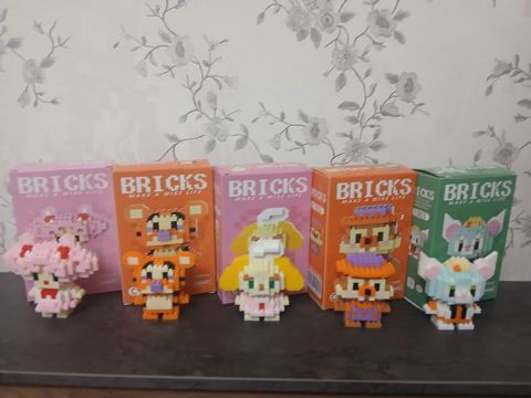 Bricks konstruktorlar bir defe yiğilib — Bakı