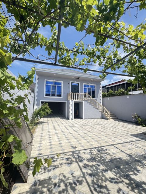 Satılır 4 otaqlı həyət evi/bağ evi 180 m² — Bakı
