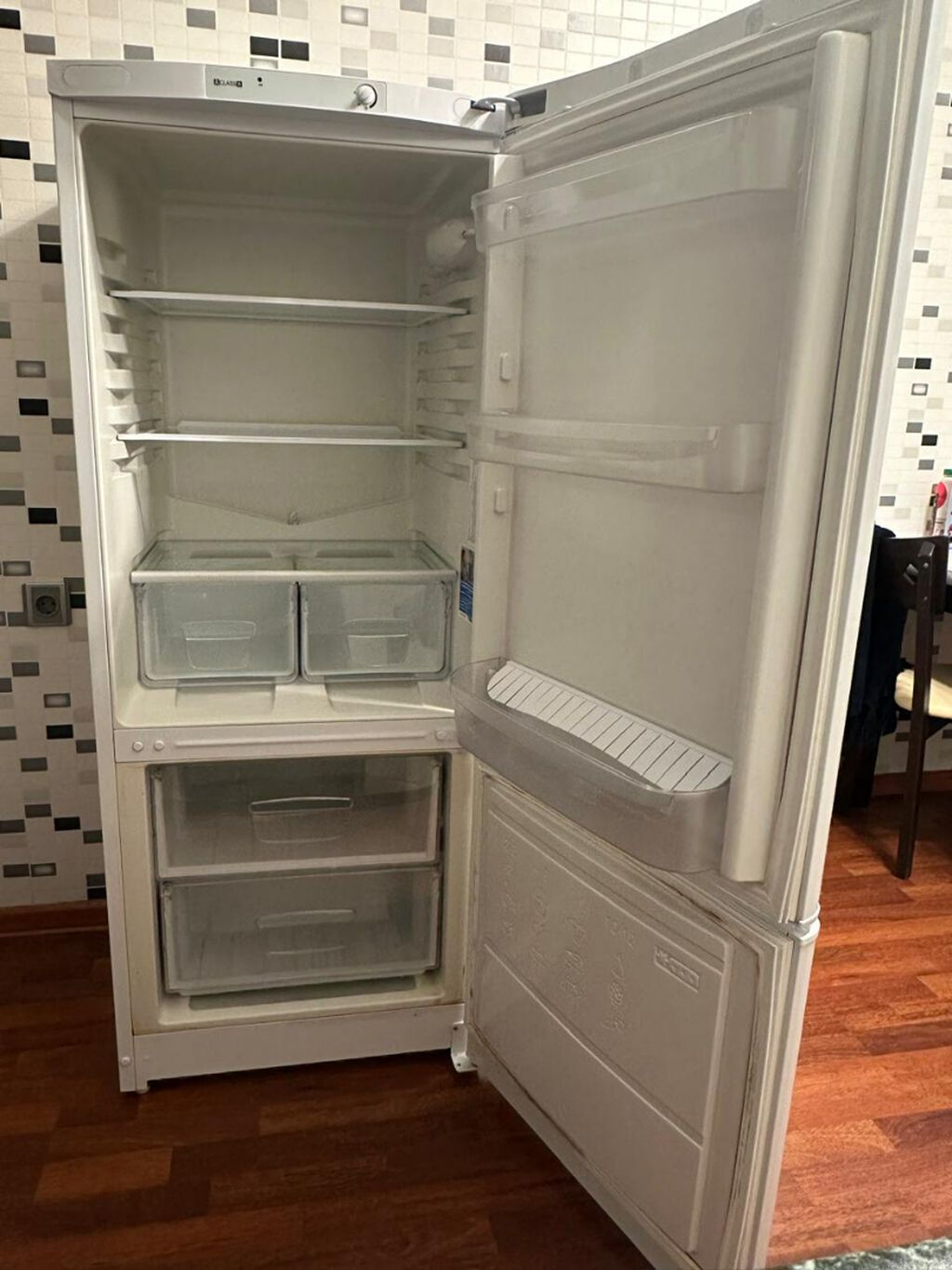 İşlənmiş 2 qapılı Indesit Soyuducu Satılır, rəng - Ağ — Soyuducular, Bakı (5)