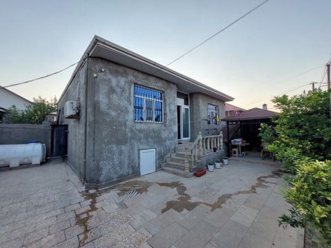Satılır 4 otaqlı həyət evi/bağ evi 110 m² — Bakı