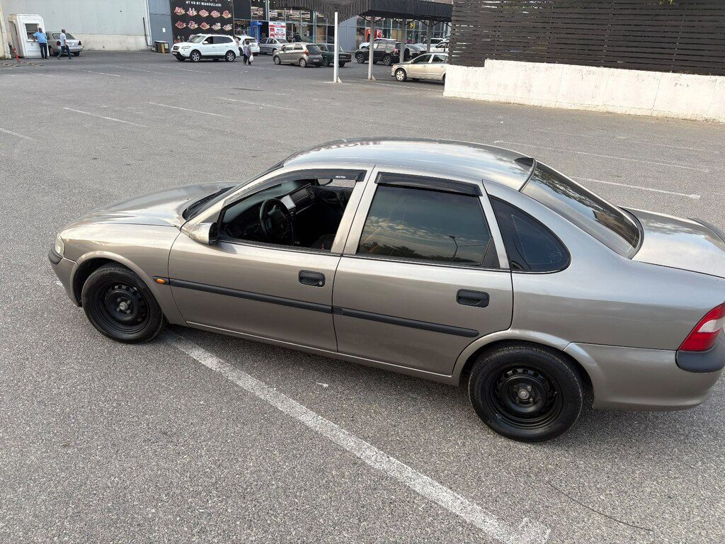 Opel Vectra, 1.6 L, 1997 il, 442 000 km 10-UX-932 — Avtomobillər, Bakı (7)