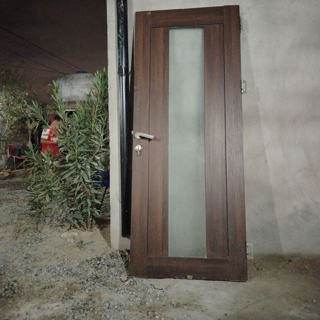 Şüşəli taxta qapı - Material: tünd qəhvəyi rəngdə MDF/taxta finiş — Pəncərələr, qapılar, balkonlar, Digah (3)