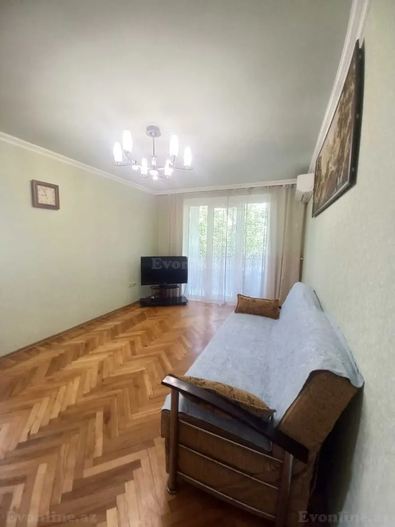 Kirayə verilir 2 otaqlı Mənzil Köhnə tikili 45 m² Bakı, Yasamal r., Elmlər Akademiyası m — Mənzil, Bakı (2)
