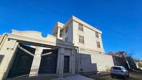 Satılır 9 otaqlı həyət evi/bağ evi 600 m² — Bakı