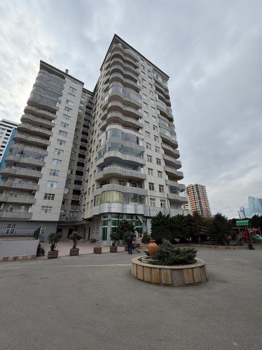 Satılır 6 otaqlı yeni tikili 280 m² — Mənzil, Bakı (2)