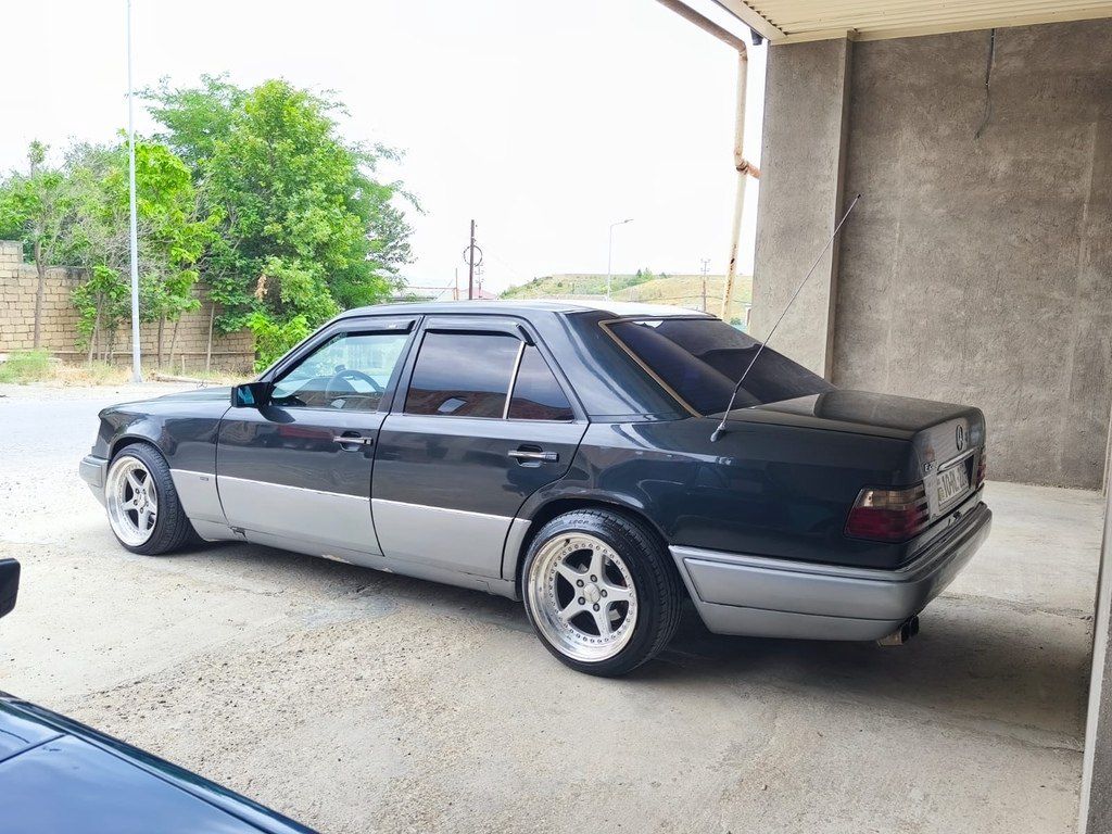 Mercedes 220 E, 2.2 L, 1994 il, 285 000 km 10-RL-223 — Avtomobillər, Bakı (2)