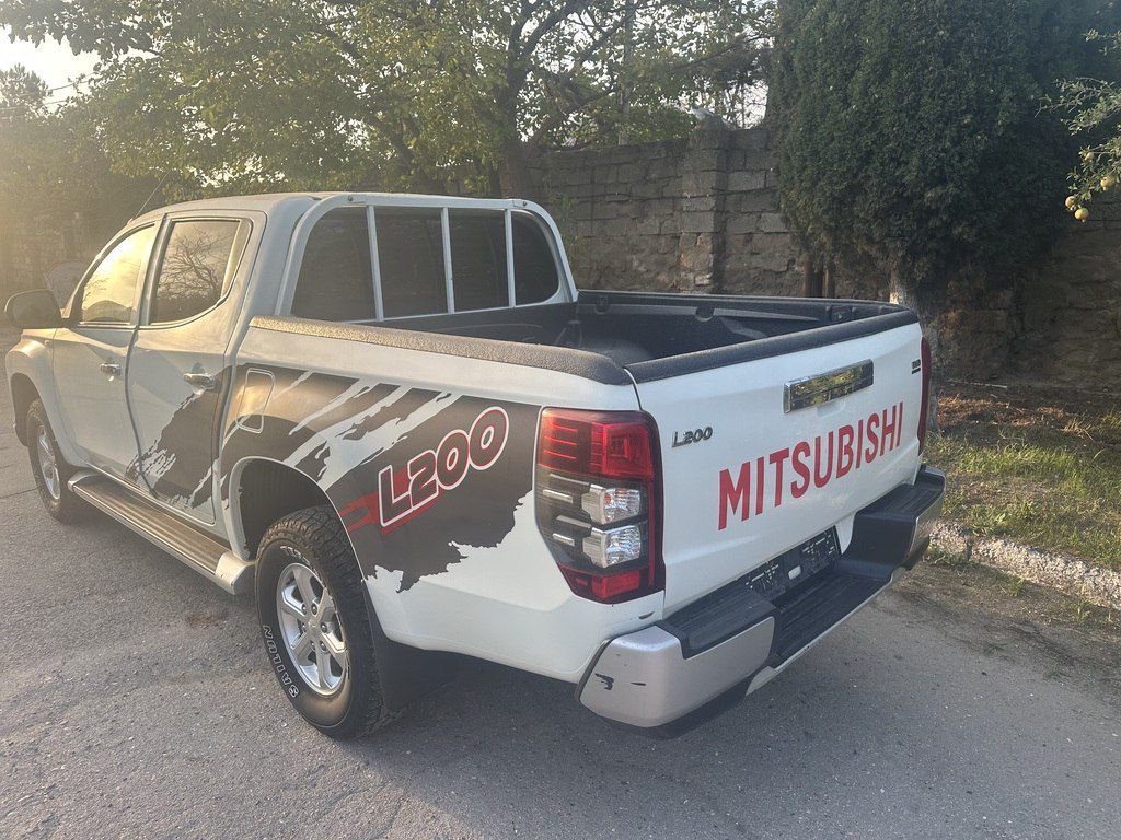 Mitsubishi L200, 2.4 L, 2020 il, 155 000 km — Avtomobillər, Bakı (8)