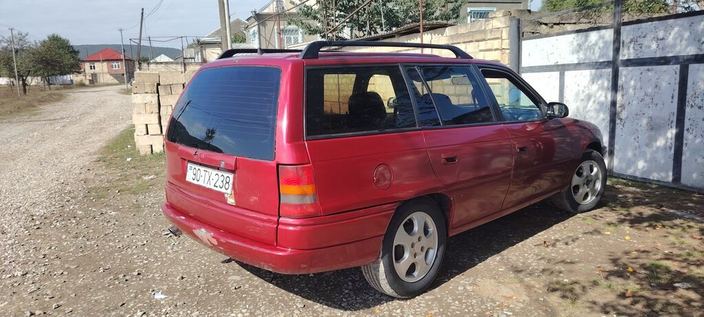 Opel Astra: 1.6 l 1997 il 598000 km Universal 90-TX-238 — Avtomobillər, Quba (5)
