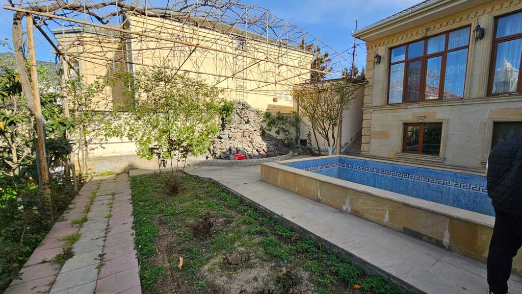 Satılır 5 otaqlı həyət evi/bağ evi 400 m² — Ev, villa, Bakı (3)