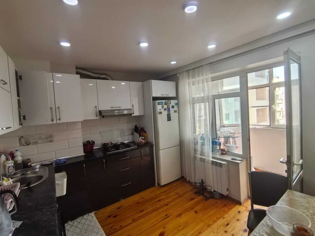Satılır 2 otaqlı köhnə tikili 65 m² — Mənzil, Bakı (9)