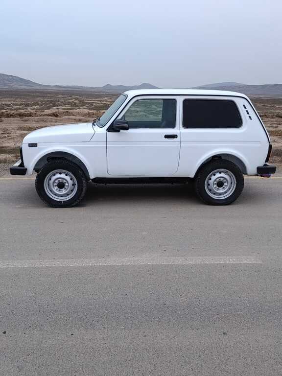 Lada (VAZ) Niva, 1.7 L, 2015 il, 137 000 km 77-RN-827 — Avtomobillər, Bakı (4)