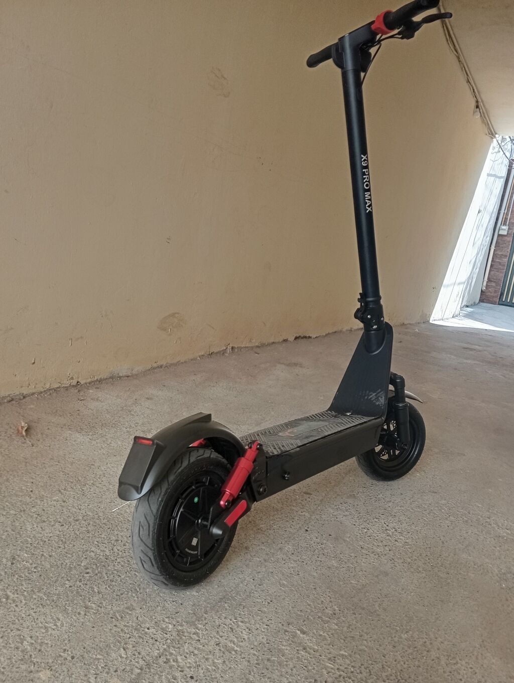 İşlənmiş Elektrik samokat 10", 1000 Vt, 36 - 45 km/s, Ünvandan götürmə, Ödənişli çatdırılma — Skuterlər, Bakı (2)