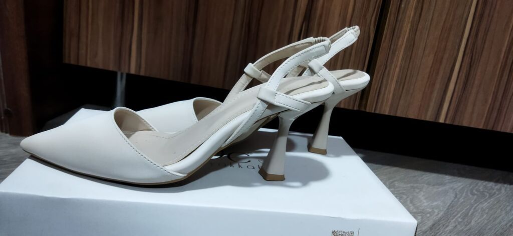Məhsul: Qadın dəbli ayaqqabısı (slingback) - Rəng: krem/ivori — Tufl, Bakı (3)