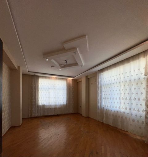 İcarəyə verilir 3 otaqlı köhnə tikili 96 m² — Bakı