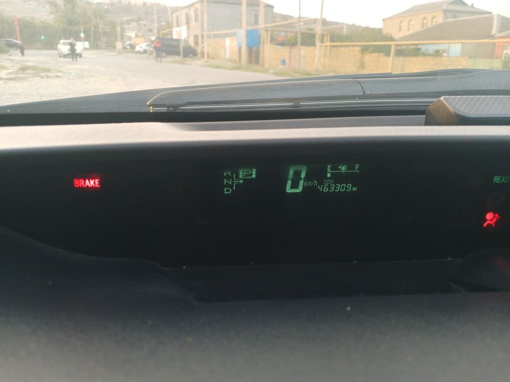 Toyota Prius (2-ci nəsil) hibrid hetçbek - Gümüşü rəng, aerodinamik 99-EY-958 — Avtomobillər, Bakı (6)