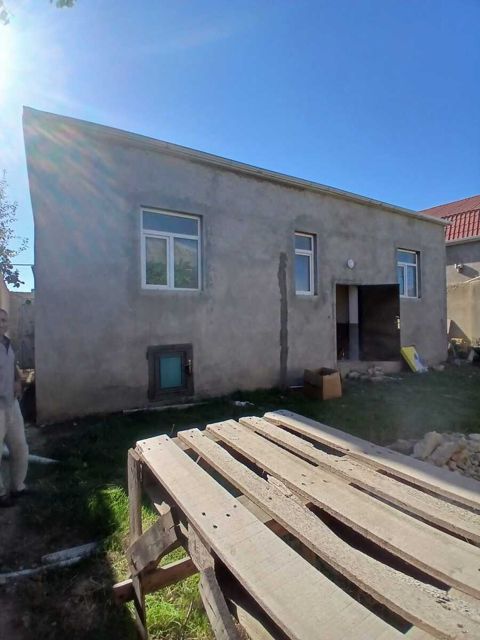 Satılır 4 otaqlı həyət evi/bağ evi 100 m² — Bakı