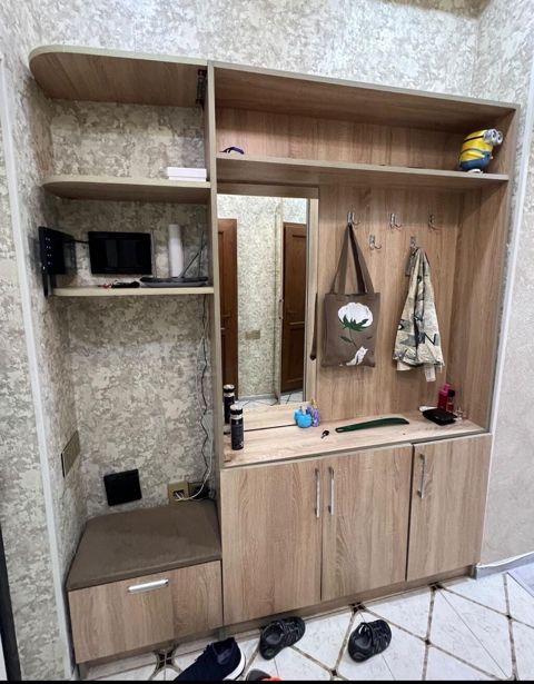 Dehliz dolabı yaxşı veziyyetde satilir 120 azn‼ Hündürlük — Bakı