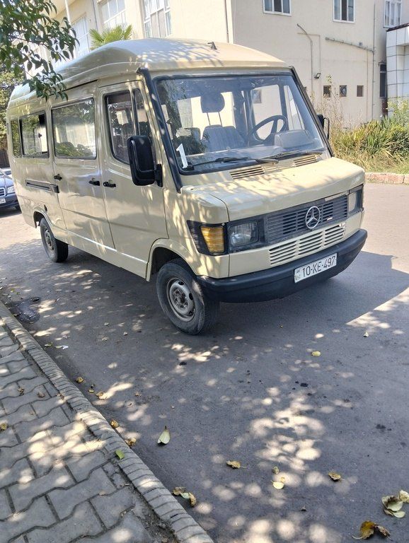 Mercedes 208 D, 2.2 L, 1990 il, 400 000 km 10-KE-497 — Avtomobillər, Astara (5)