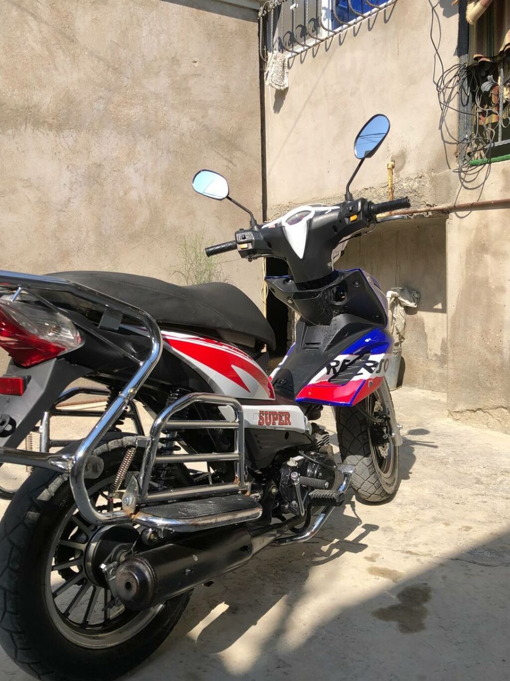 Çox yaxşı Vəzyətdədir İsdəyən Əlagə saxlaya Bilər .0102439988 — Mopedlər və skuterlər, Xırdalan (4)