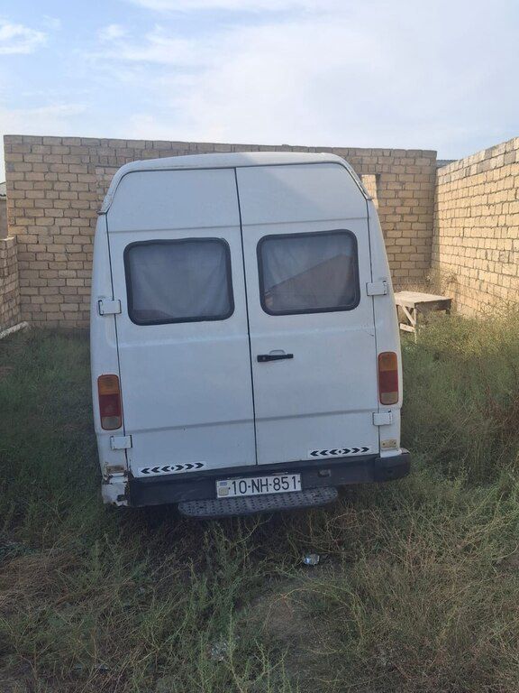 Mercedes 208 D, 2.4 L, 1992 il, 254 000 km 10-NH-851 — Avtomobillər, Bakı (2)