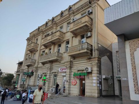 Satılır obyekt 185 m² — Bakı