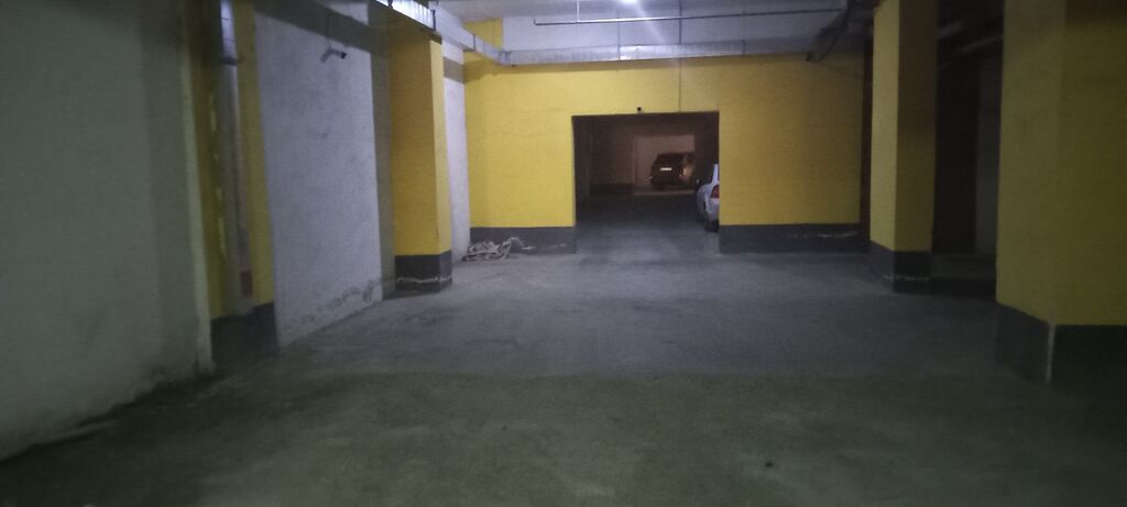Qaraj 300 azn Azadlıq metrosu Yeni tikilinin qarajında.Aylıq İcarıyə — Garaj, Bakı (9)