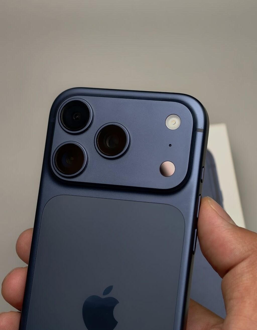 IPhone 17 Pro, 256 GB, Zəmanət, Simsiz şarj, Face ID — Apple iPhone, Digah (2)