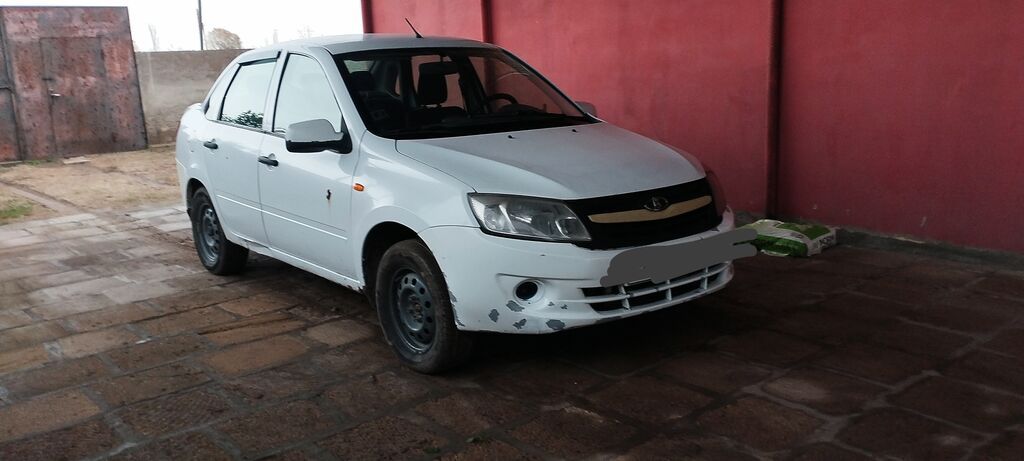 VAZ (Lada) Granta: 1.6 l 2013 il 300000 km Sedan — Avtomobillər, Sabirabad