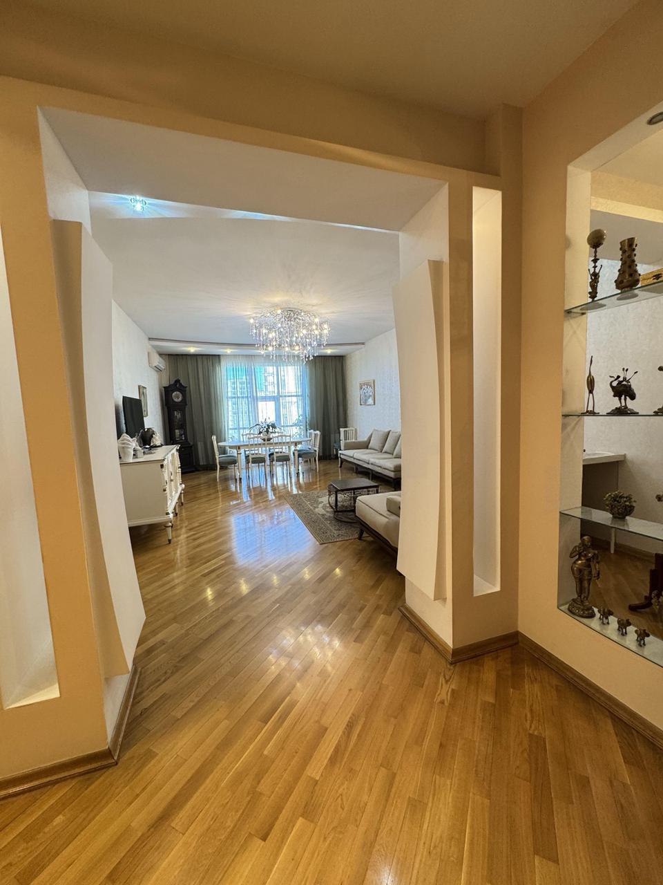 4 otaqlı mənzil, 190 m², Aşıq Alı küçəsi — Mənzil, Bakı (12)