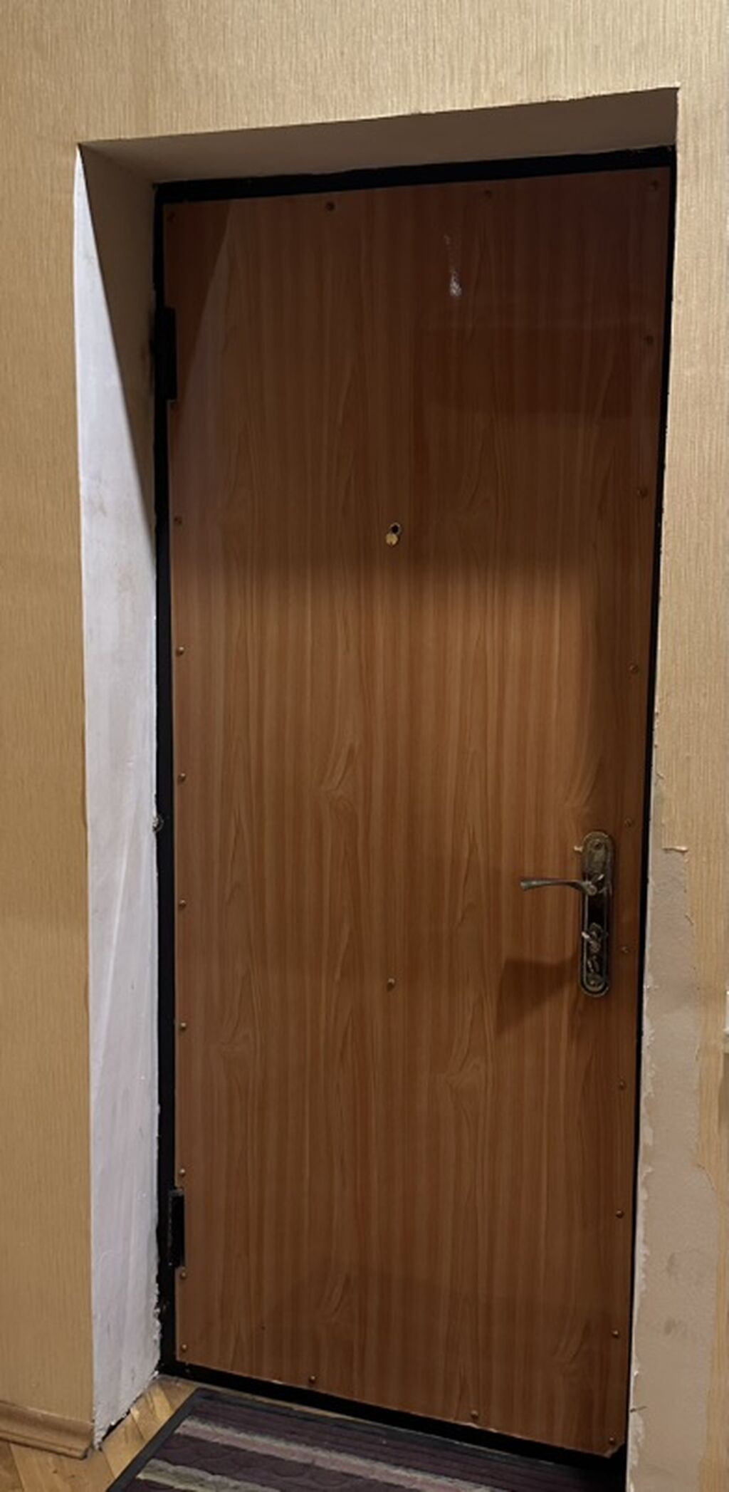 Dəmir giriş qapısı - Material: möhkəm metal konstruksiya, ağır — Pəncərələr, qapılar, balkonlar, Bakı (2)