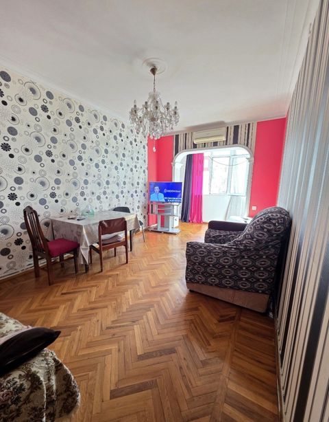 Satılır 3 otaqlı köhnə tikili 90 m² — Bakı