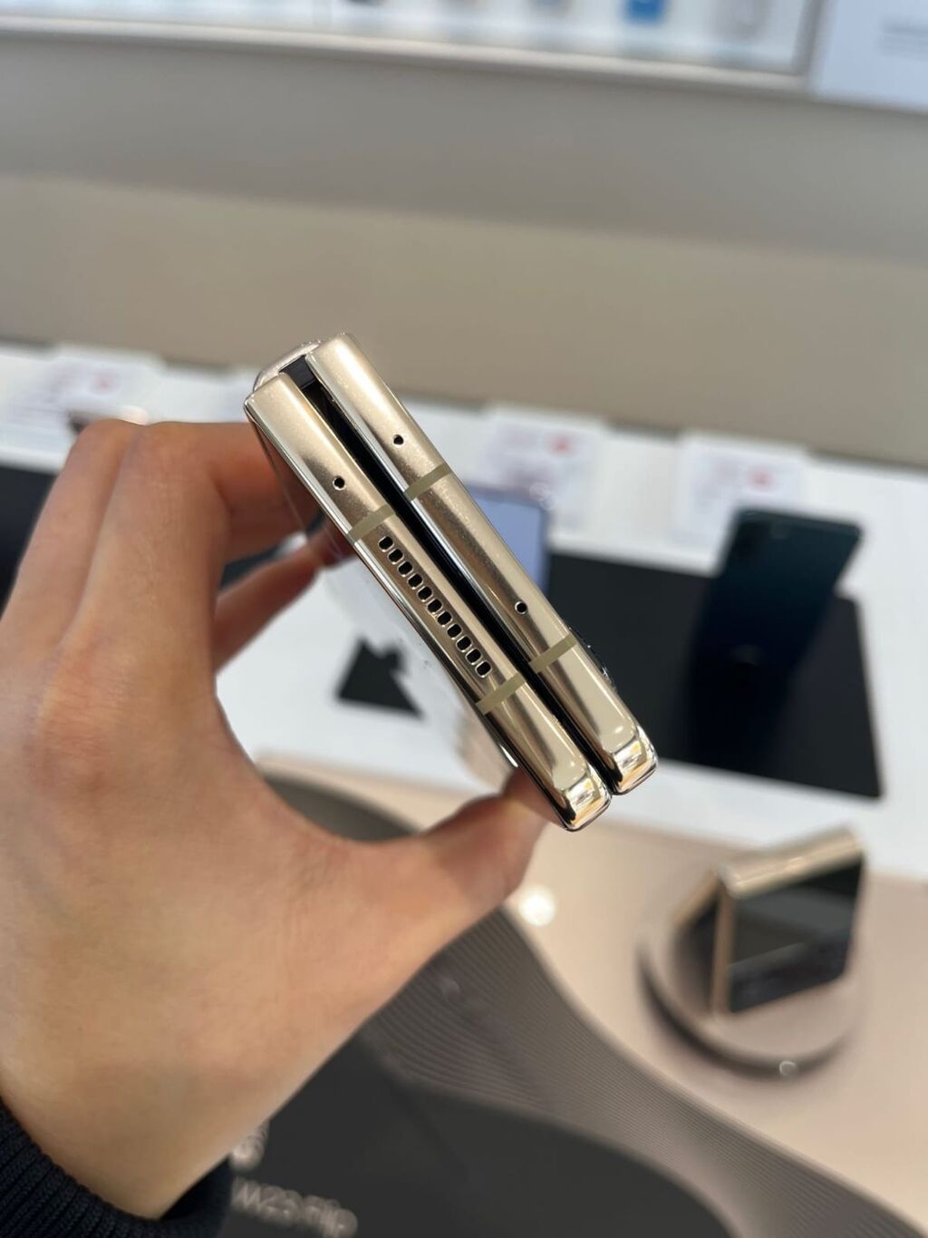 Qatlana bilən premium smartfon - Böyük daxili qatlanan ekran: planşet — Digər smartfonlar, Bakı (6)