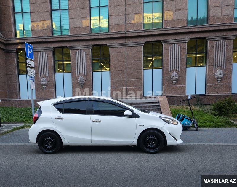 Toyota Aqua, 2018 il — Avtomobillər, Bakı (3)