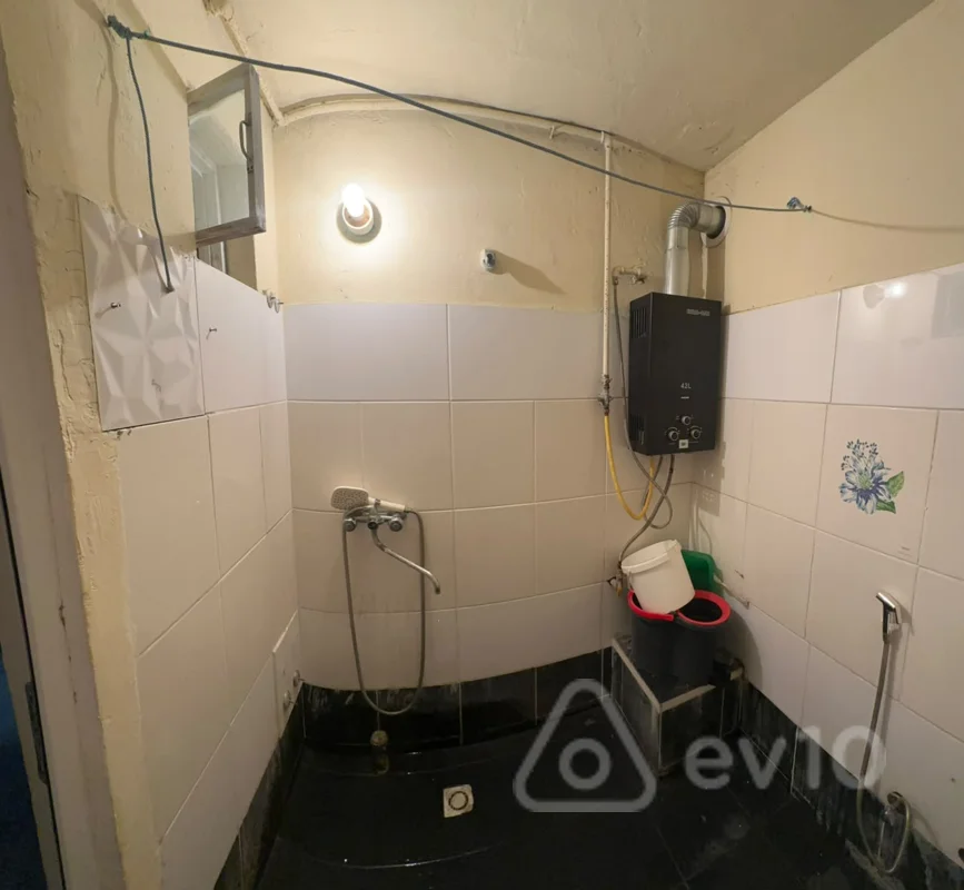 1 otaqlı həyət evi, 26 m², Insaatcilar metrosu — kirayə — Ev, villa, Bakı (12)