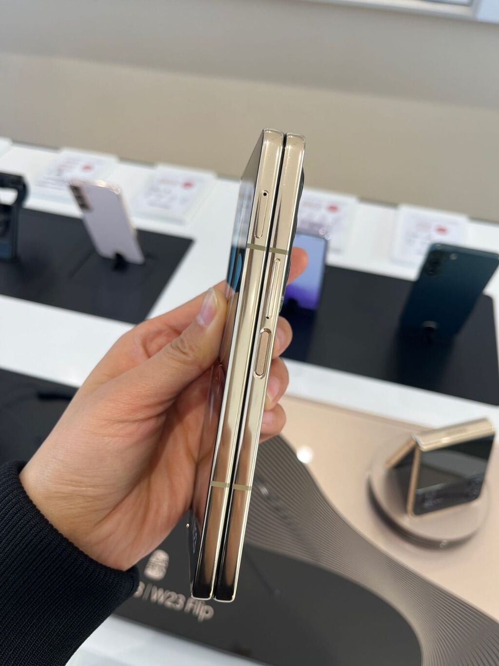 Qatlana bilən premium smartfon - Böyük daxili qatlanan ekran: planşet — Digər smartfonlar, Bakı (8)