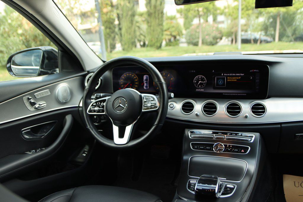 Mercedes E 300, 2.0 L, 2018 il, 176 600 km 88-DZ-302 — Avtomobillər, Bakı (11)