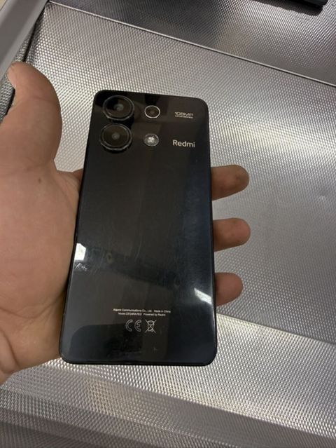 Xiaomi Redmi smartfon - Rəng: qara, parlaq arxa panel - Arxa kamera — Qusar