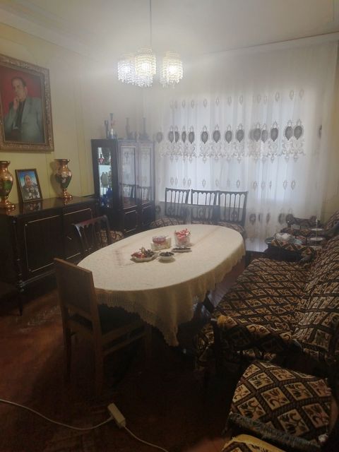 Satılır 5 otaqlı köhnə tikili 125 m² — Bakı