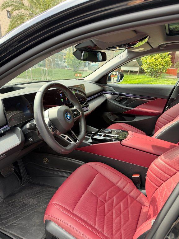 BMW i5, 81.2 kWh, 2025 il, 17 500 km — Avtomobillər, Bakı (8)