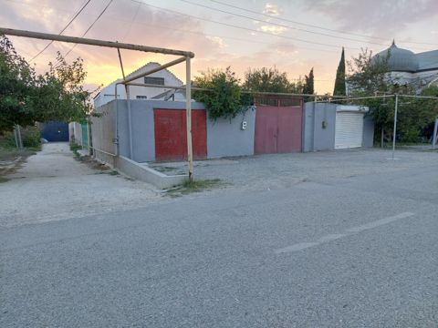 Satılır 7 otaqlı həyət evi/bağ evi 180 m² — Bakı