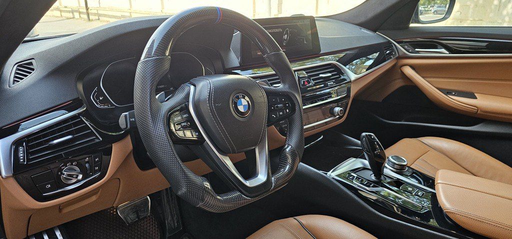 BMW 520, 2.0 L, 2022 il, 118 800 km 77-OV-950 — Avtomobillər, Bakı (5)