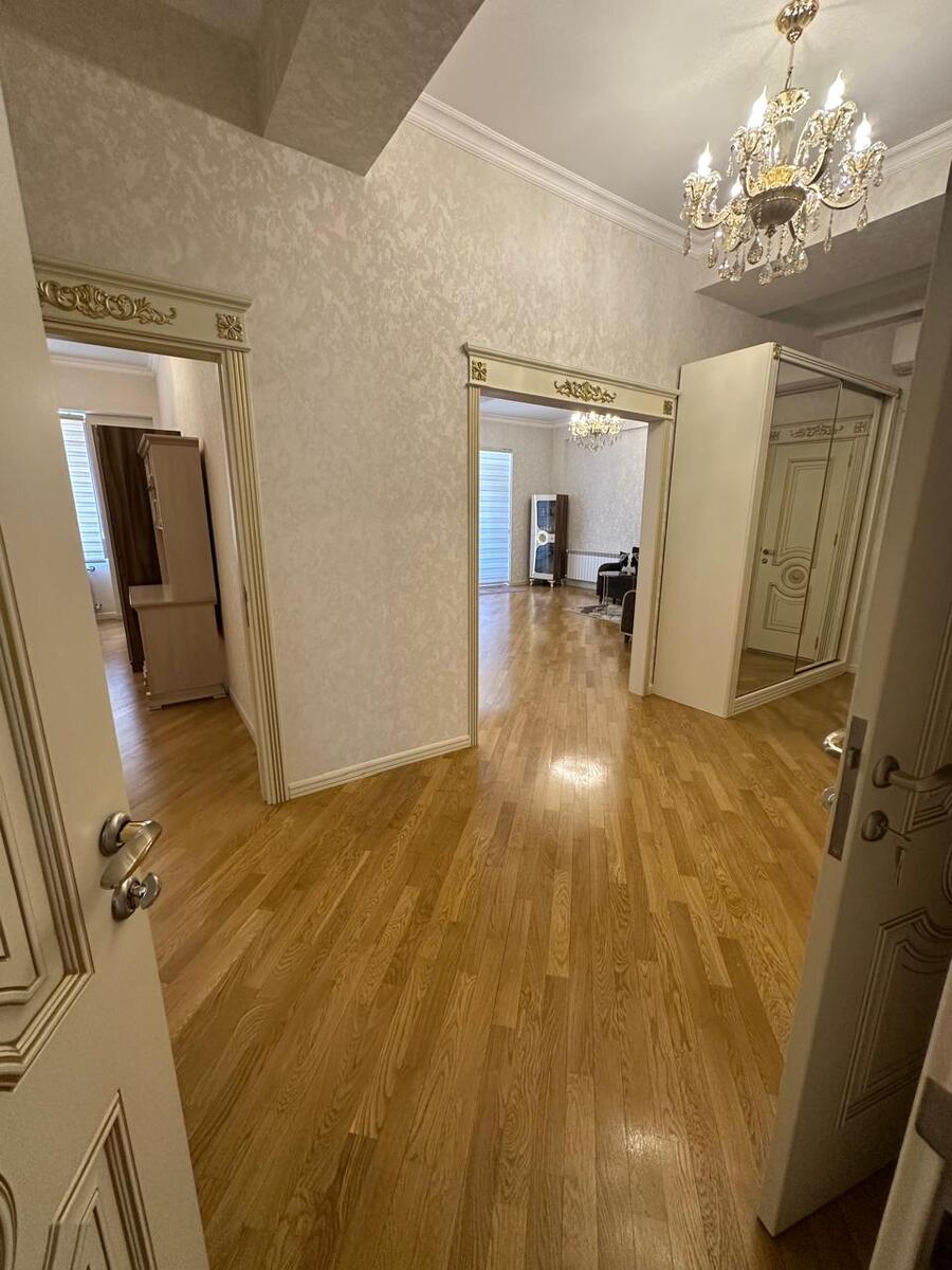 İcarəyə verilir 3 otaqlı yeni tikili 130 m² — Mənzil, Bakı (11)