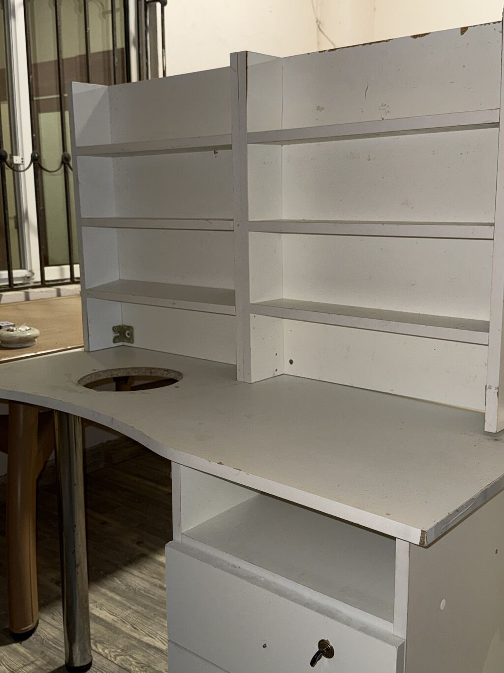 Manikur masası satılır elanı oxuyub sonra zeng edib/yazın. Ünvan — Digər, Digah (2)
