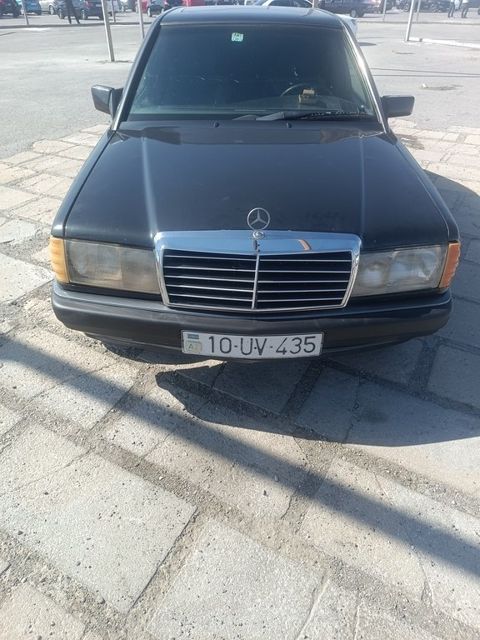 Mercedes 190, 2.0 L, 1992 il, 200 000 km — Saatlı